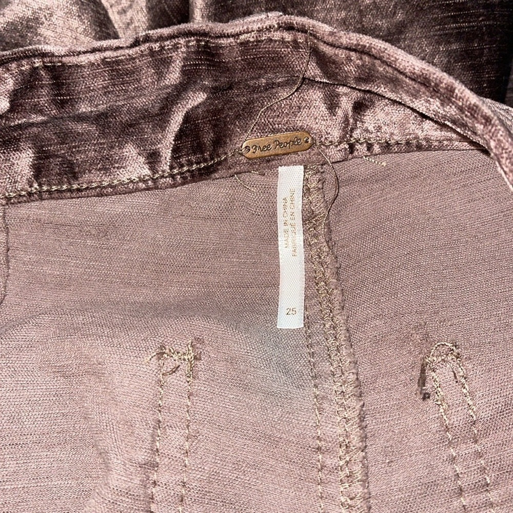 Free People Luxe Velvet High Rise Cropped Flare Pants in Taupe / Mauve sz. 25 - Picture 9 of 13